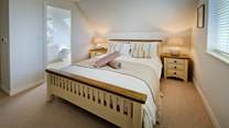 Another double bedroom. 