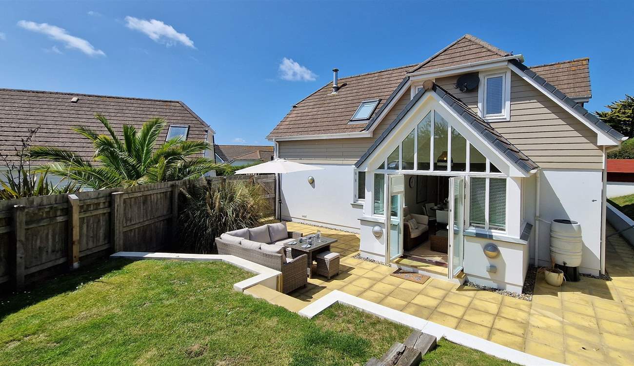 The garden is a lovely place to send time. 