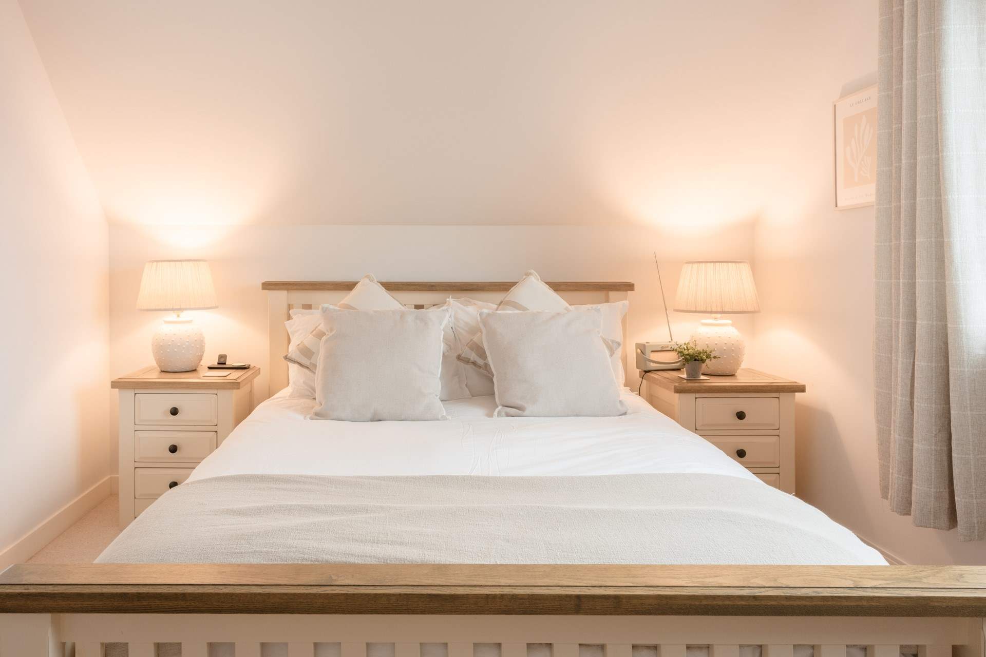 Another double bedroom. 