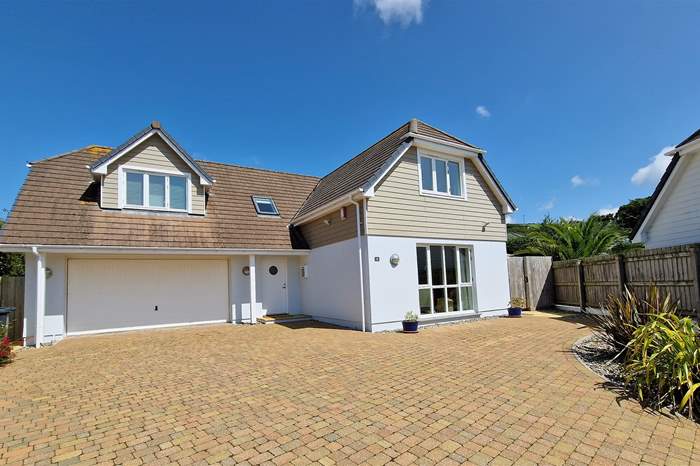 Shoreline View is a 3 bedroom, dog friendly cottage near the beach in Croyde, Devon.