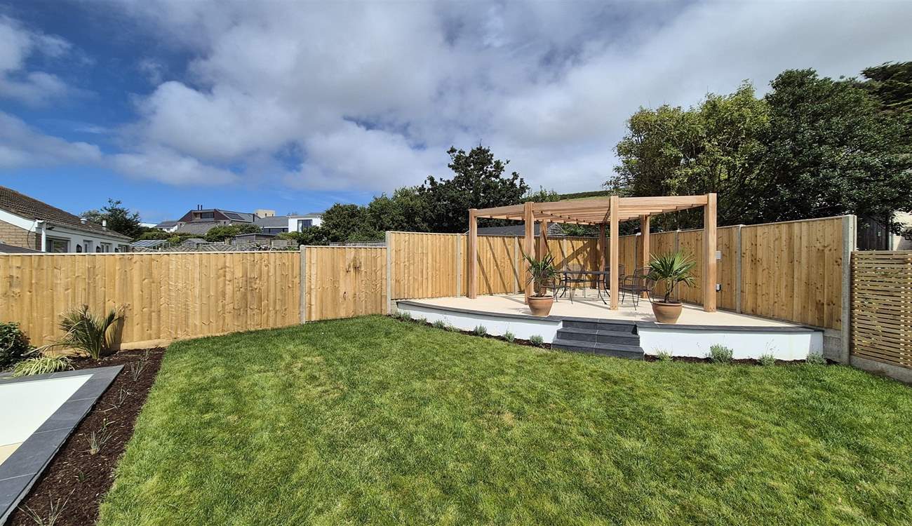 The garden is perfect for summer days.