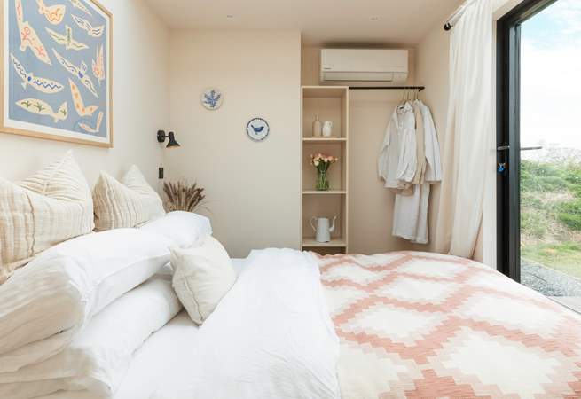 The pretty pastel colours flow effortlessly throughout. 