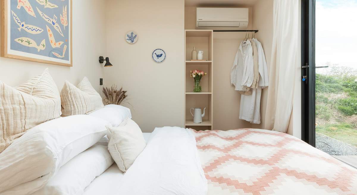 The pretty pastel colours flow effortlessly throughout. 