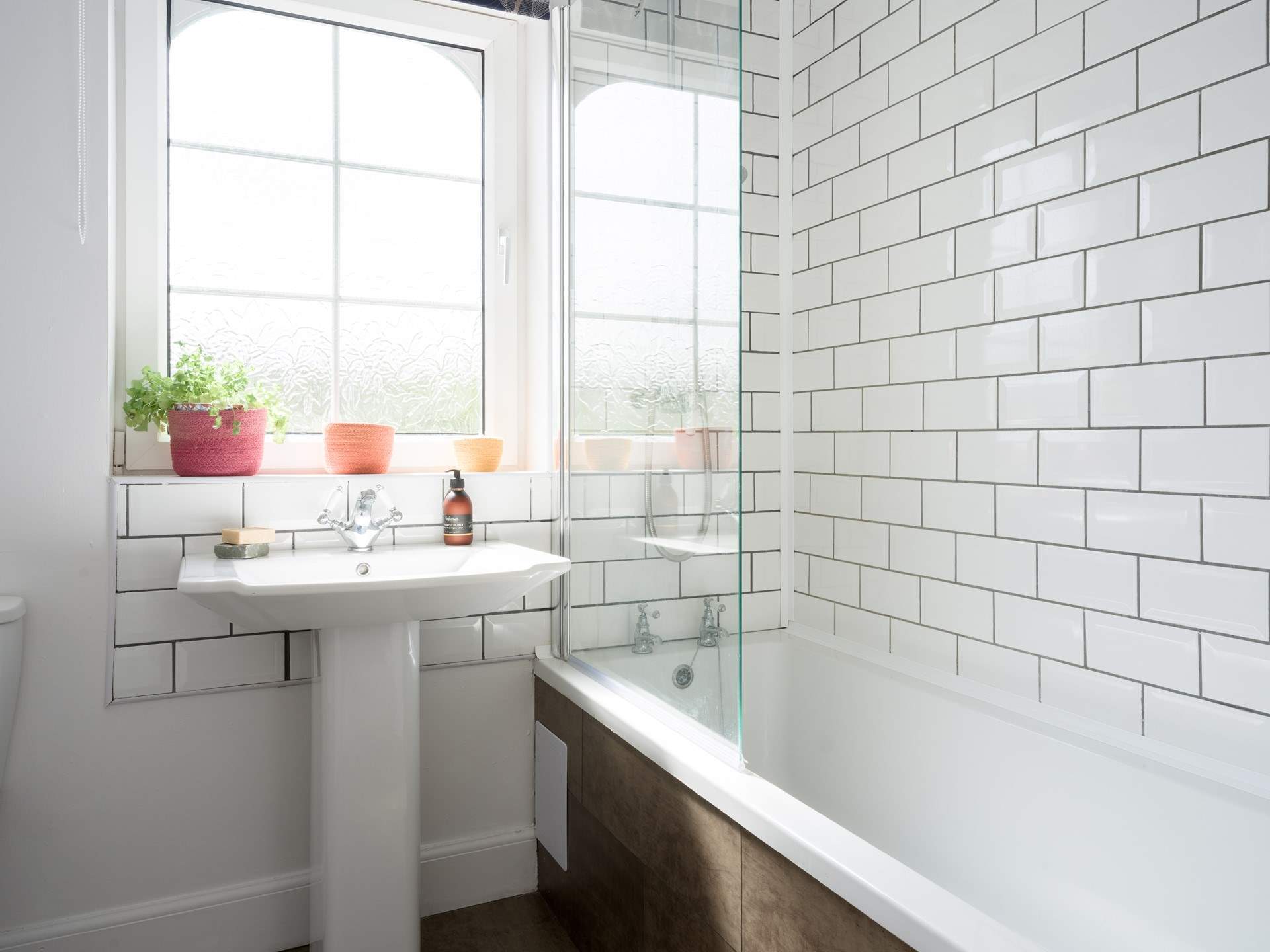 Enjoy long soaks in a bubbly bath after a day exploring the hills. 