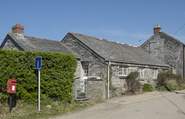 The Mowhay sits along a no-through country lane in the little hamlet of Crugmeer.