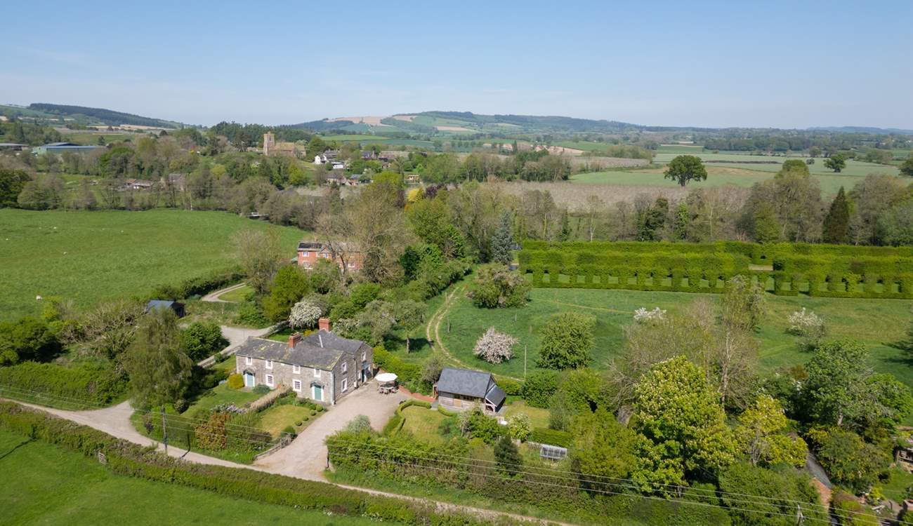 Kingfisher Cottage is situated in the stunning Herefordshire countryside.