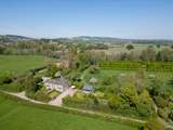 Kingfisher Cottage is situated in the stunning Herefordshire countryside.