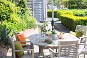 Al fresco dining in the summer sun.