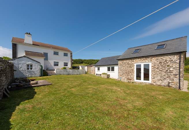 There is a second building in the garden which is for the owners private use.  It is never occupied whilst Classic guests visit.