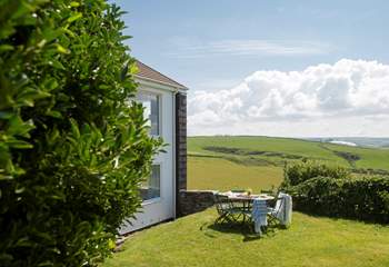 360 degrees of rolling countryside embrace this very special property. Take care, there is a drop from the garden (approx 2ft) before the house, please use the steps.