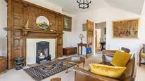 Charming and spacious, close to the sea and bustling High Street.