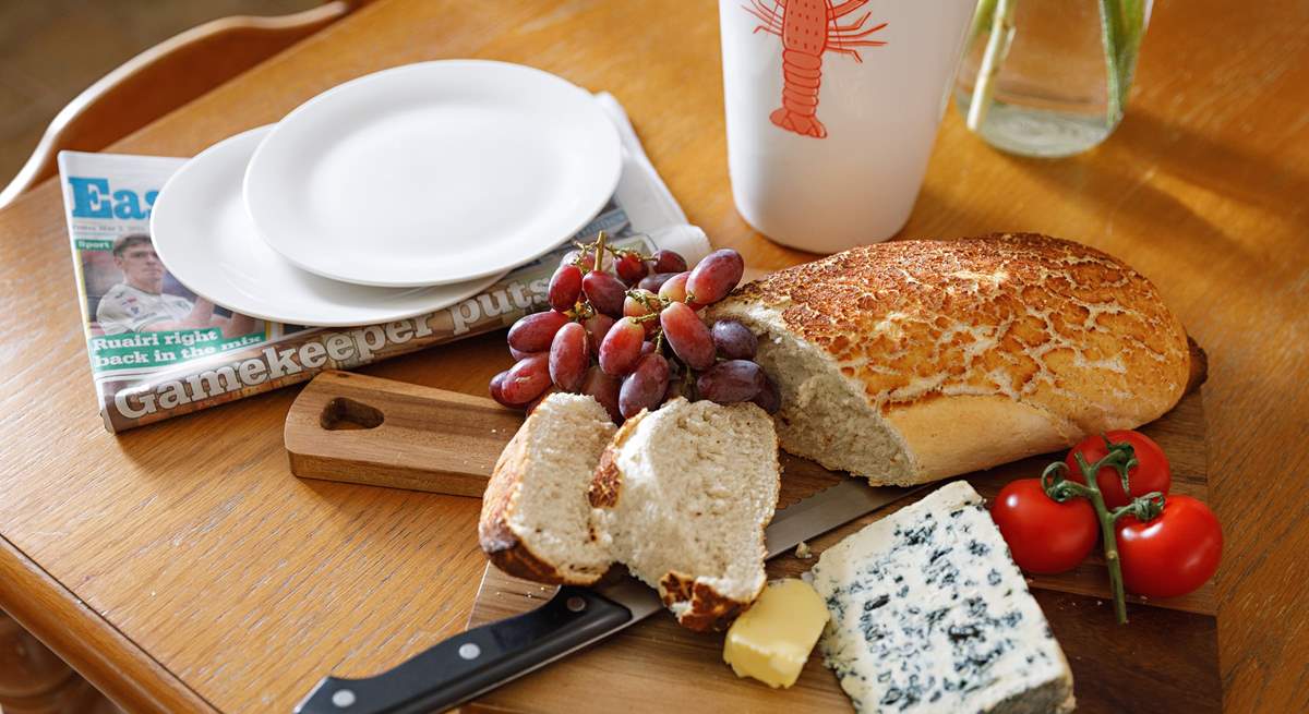 Local delis are a moment away on the popular High Street, and fresh fresh fruit and veg.