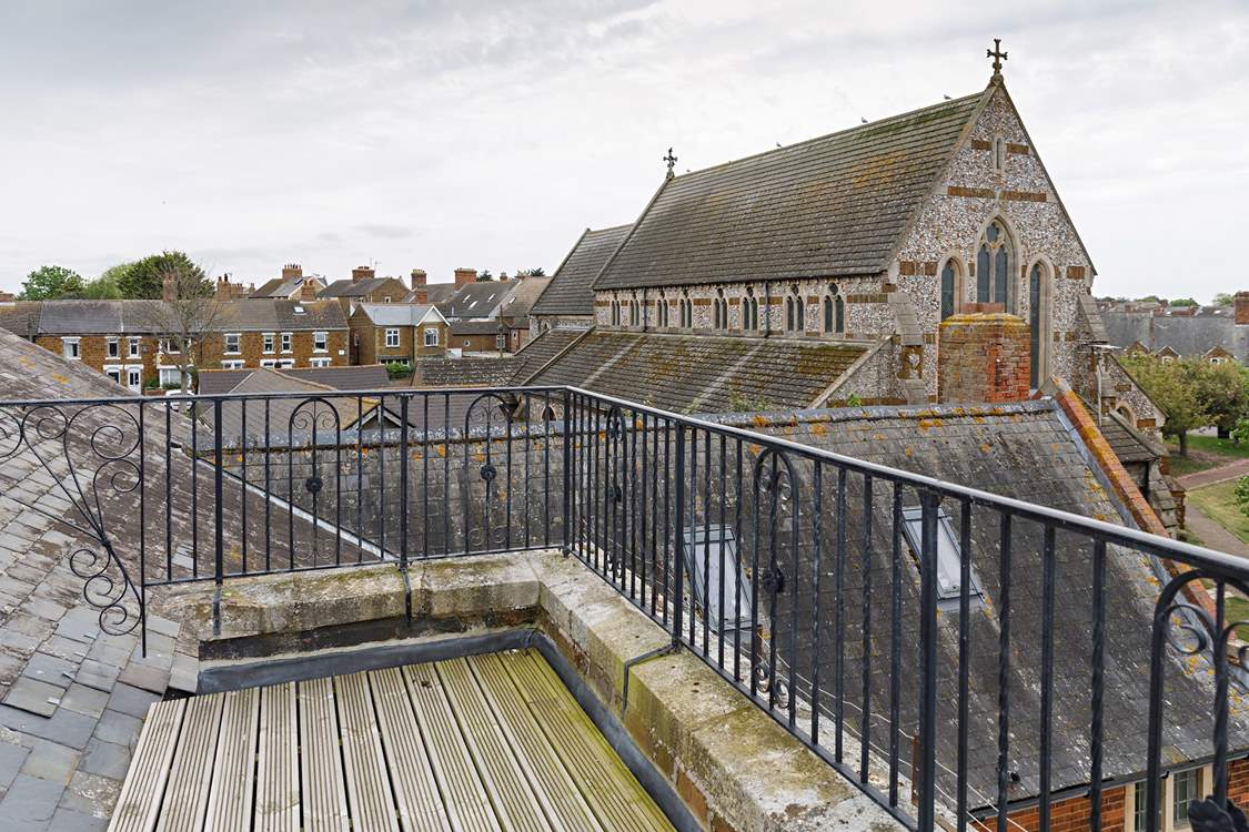 Stunning rooftop views of St Edmunds Church. Please take care when using the balcony, please supervise children at all times.