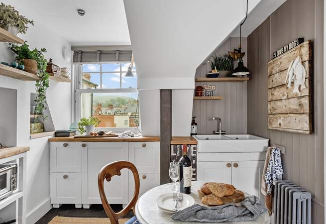 What a compact yet cute place to whip up the perfect meal for two.