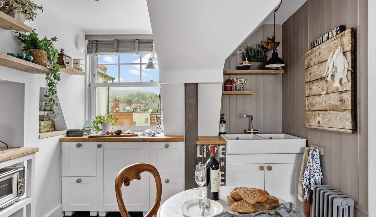 What a compact yet cute place to whip up the perfect meal for two.