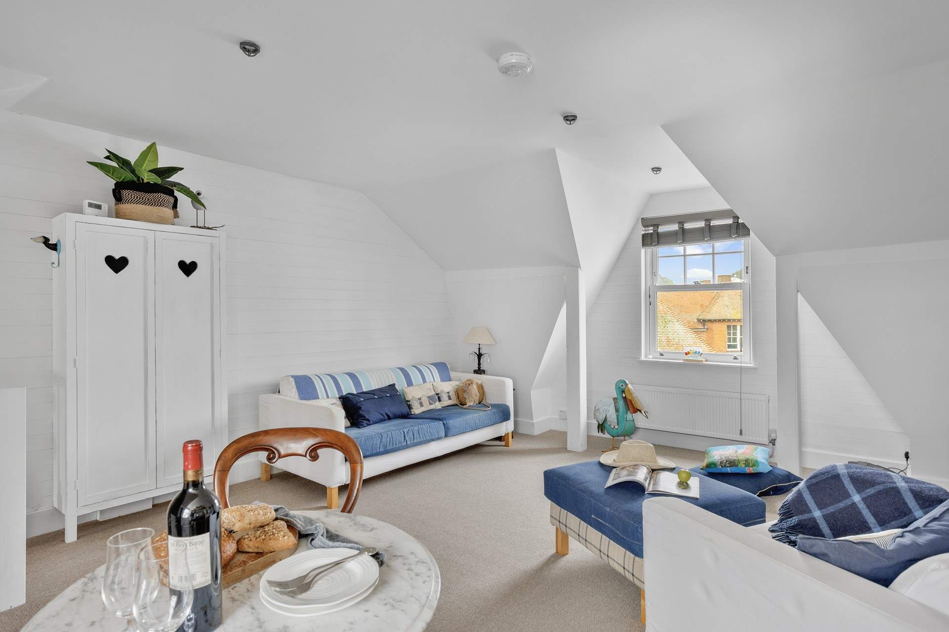 The living space offers a great space to relax and unwind in.