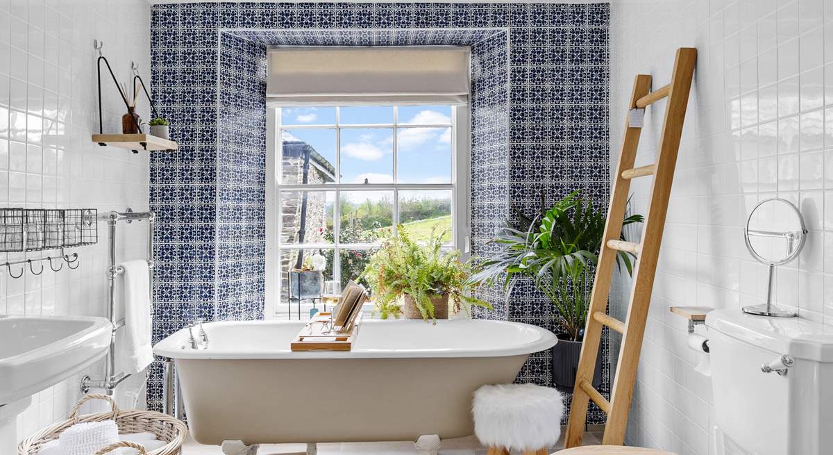 A roll-top bath always offers luxury.
