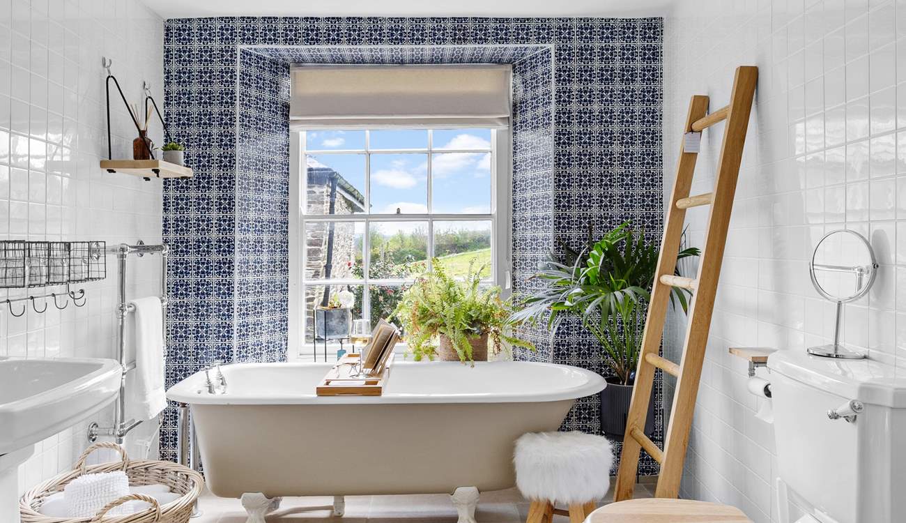 A roll-top bath always offers luxury.