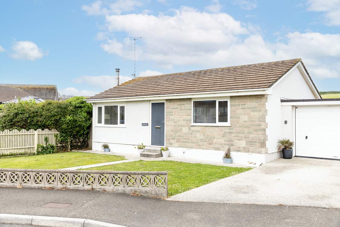 Pebbles is a modern fully refurbished property in the heart of Bude.