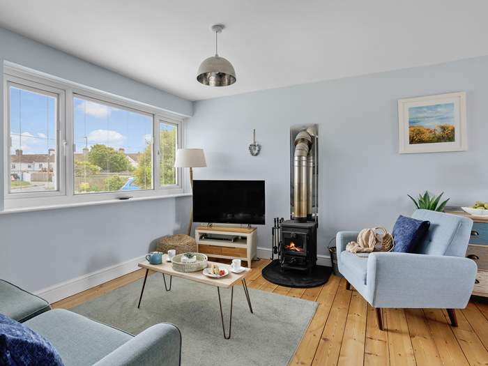 Pebbles, Sleeps 4 in Bude