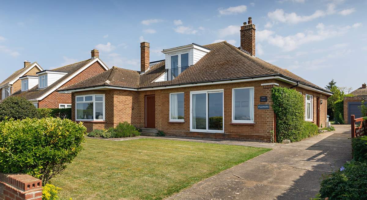 Welcome to Fulmars, set back form the clifftops with fabulous views to the sea.
