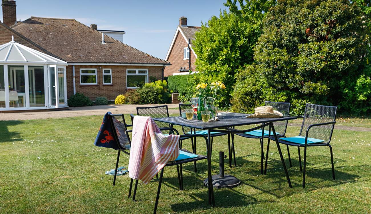 Enjoy al fresco dining and memorable picnics on the lawn.