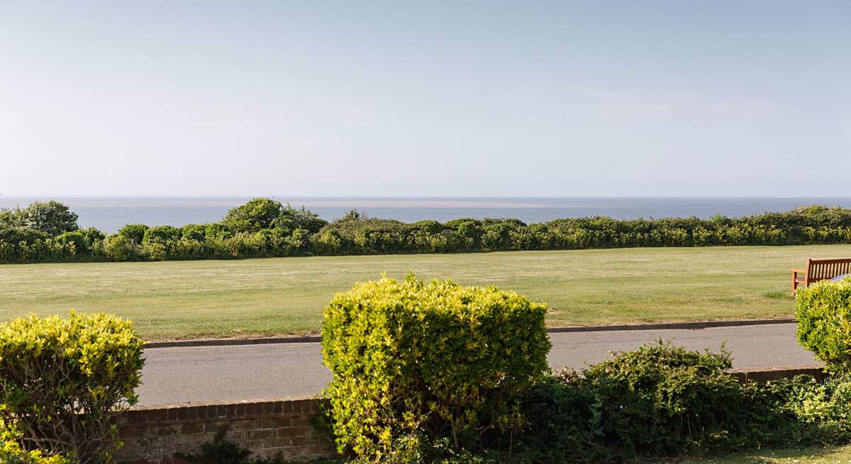 Sea views from the front lawn too!