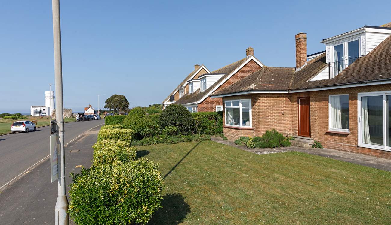 A gentle stroll past the lighthouse to Old Hunstanton along the clifftop.