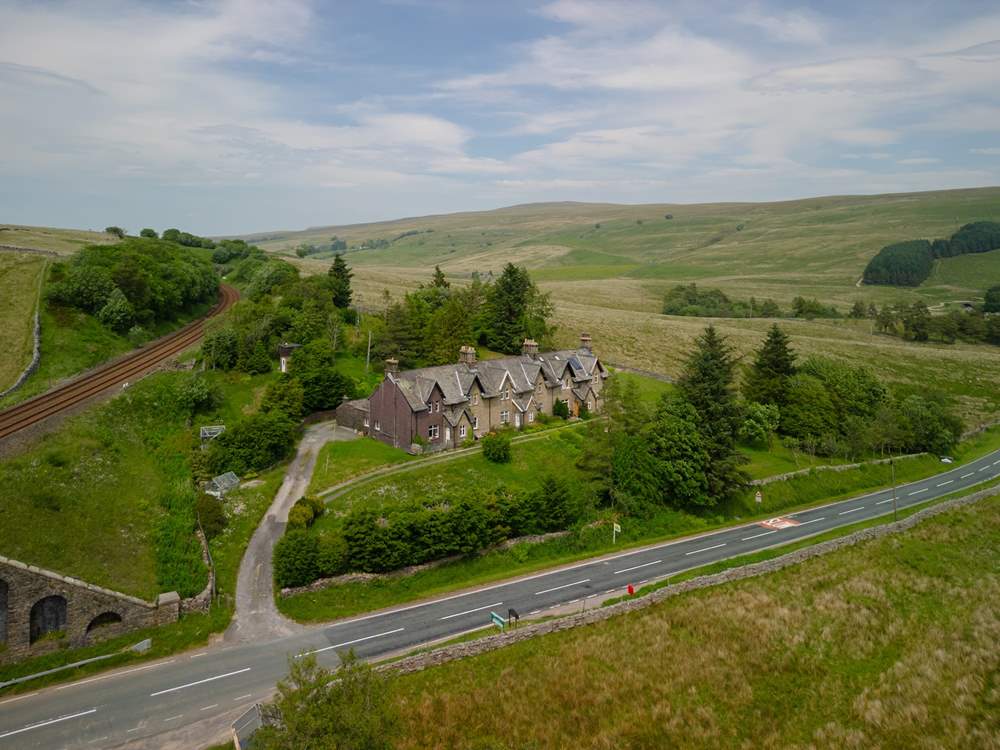 Yore View is the last cottage on the right.