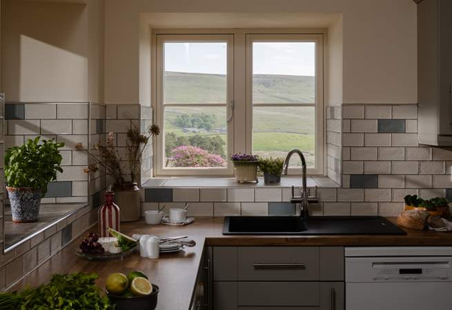 Just look at that view, no arguing over who washes up!