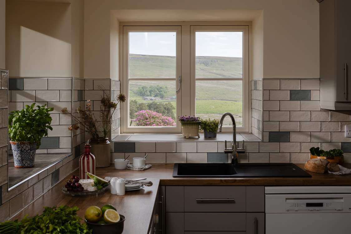 Just look at that view, no arguing over who washes up!