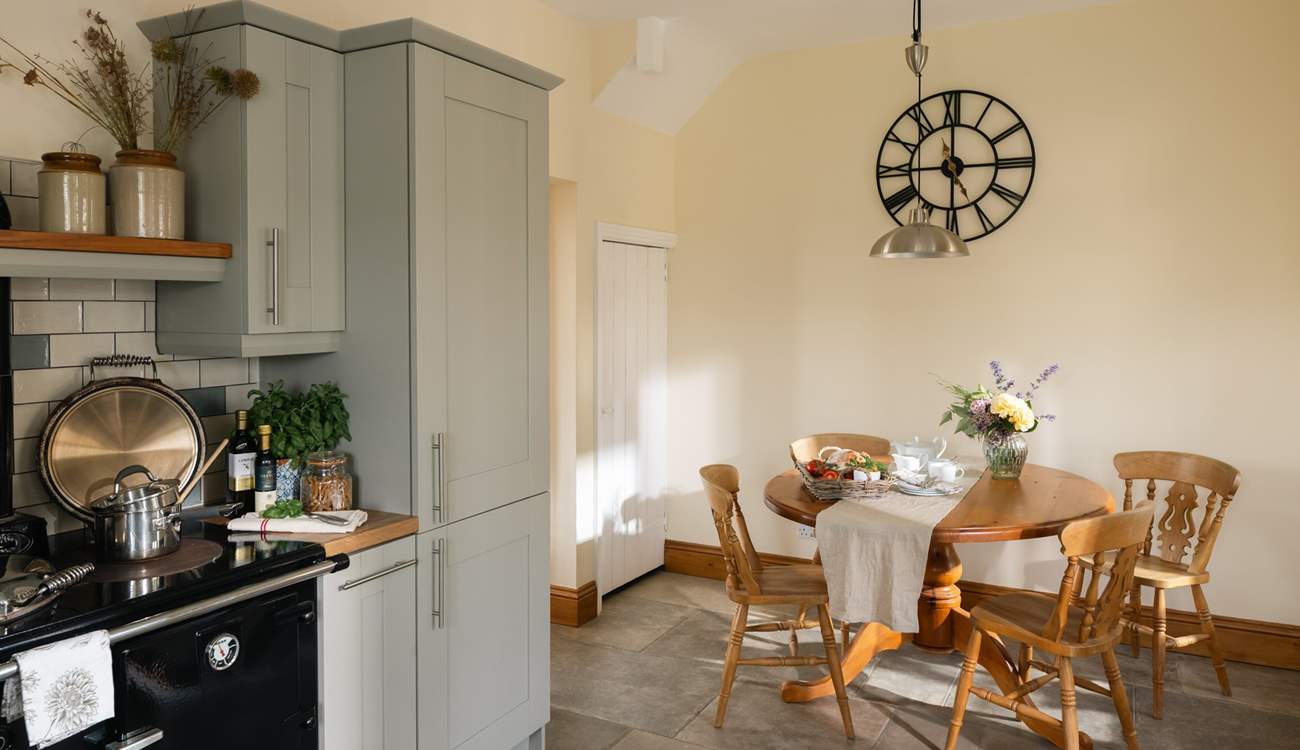 Enjoy time together over a sumptuous meal. 