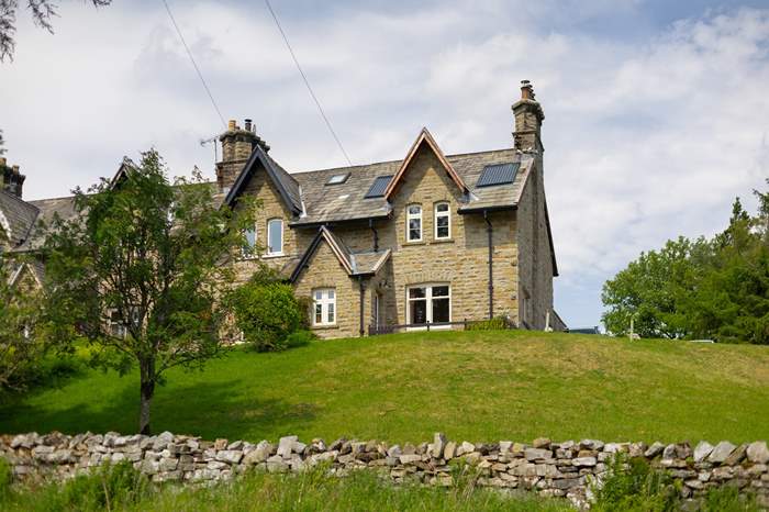 Yore View is a 2 bedroom, dog friendly self catering cottage near Hawes.