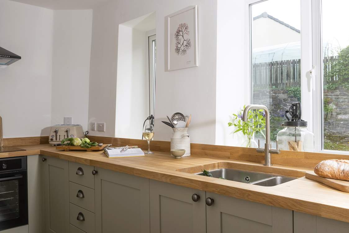 For all your cooking needs, the kitchen has an oven, microwave and air fryer.