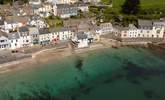 Island Cottage really does boast a plum location on the beach. - Thumbnail Image
