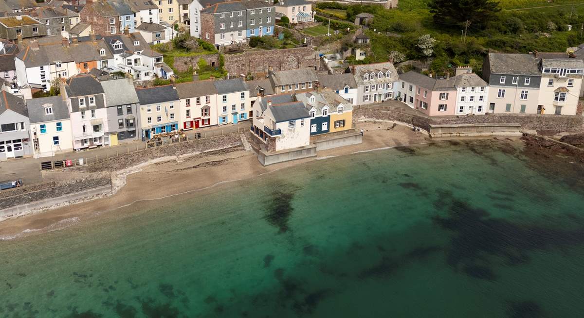 Island Cottage really does boast a plum location on the beach.