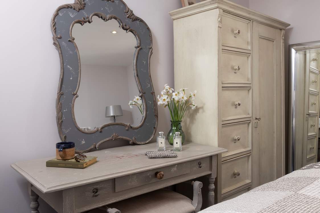 Plenty of storage for all your holiday gear.