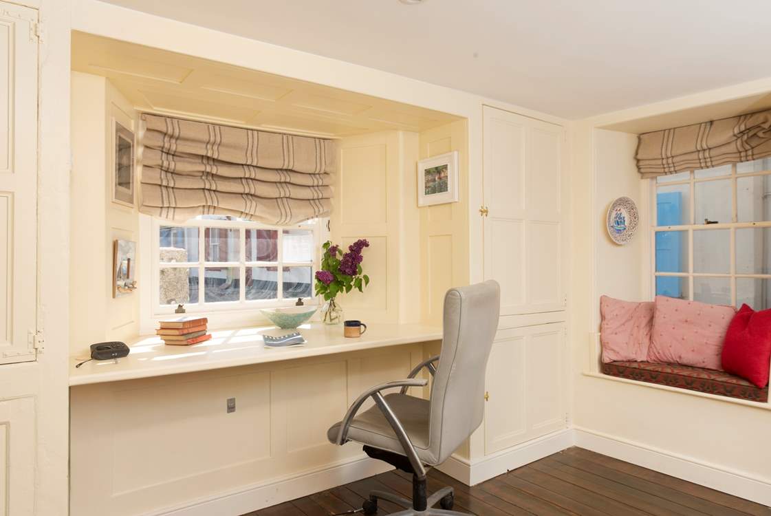 Should you need to catch up on some work whilst you are away, a desk in the entrance hall will do quite nicely.