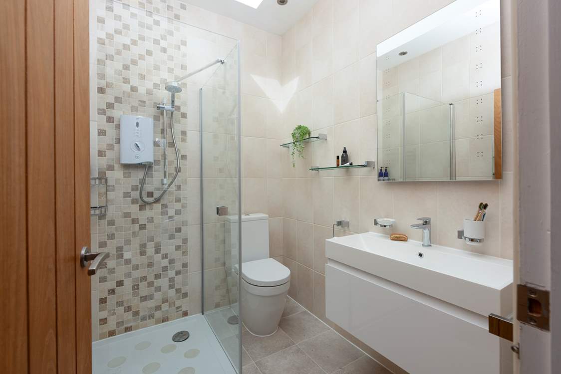 This shower-room is on the first floor with easy access for bedrooms 4, 5 and 6.