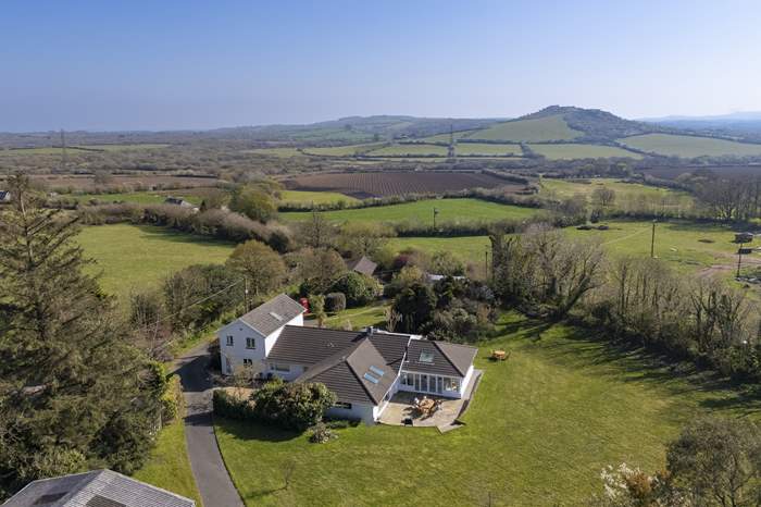 Great Meadow Retreat is a 6 bedroom self catering home near Lostwithiel, North Cornwall.
