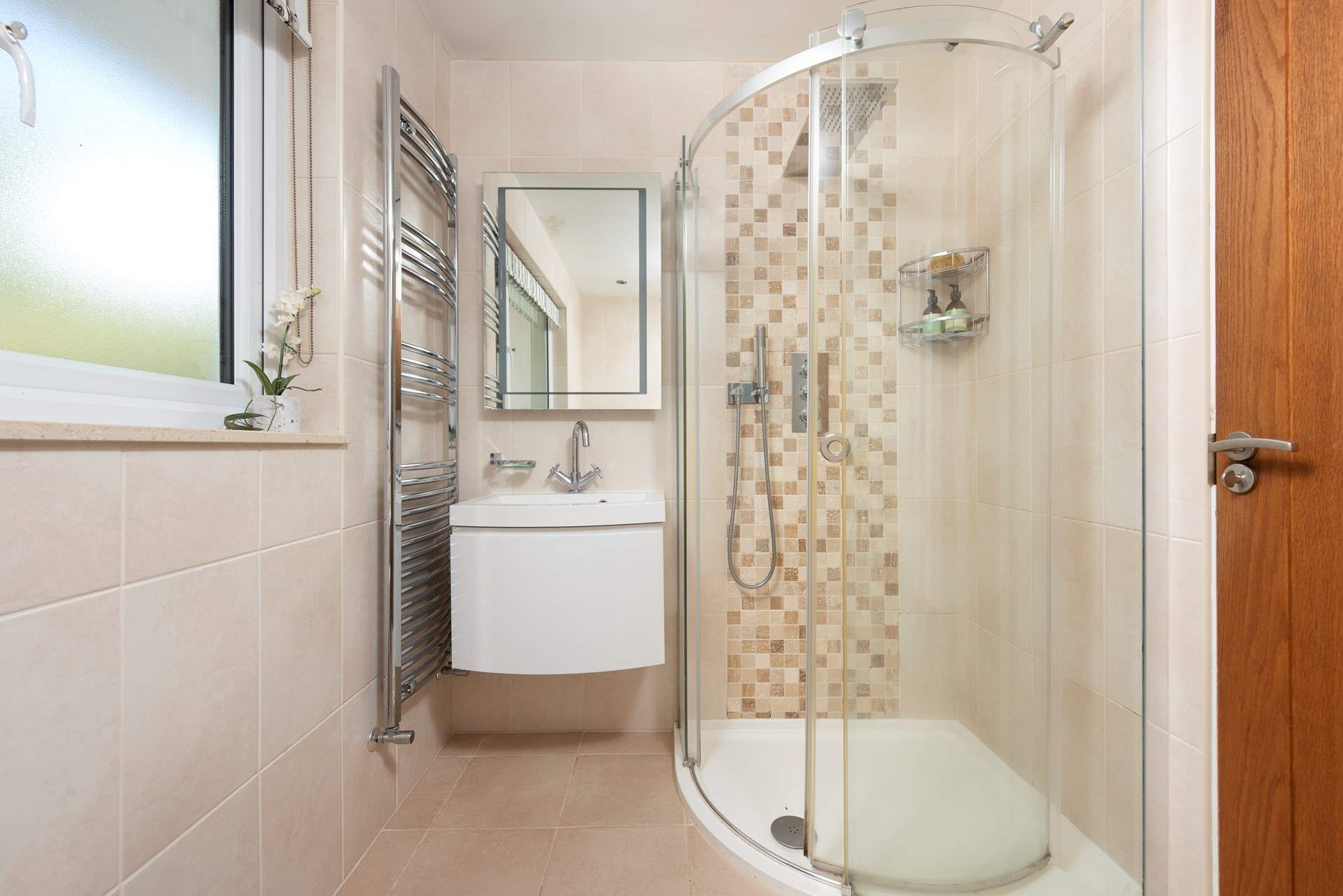 Along with a separate shower. 