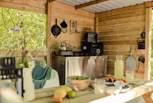 Cook up delicious pizza and meals in your undercover kitchen-diner.