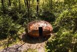 This off-grid retreat is perfect for a peaceful escape. 