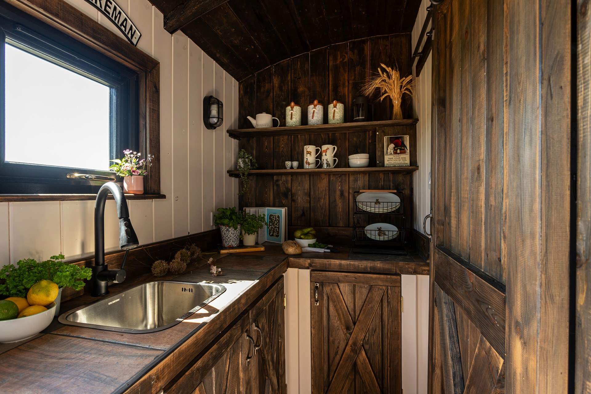 The kitchen has everything you need for your getaway to nature.