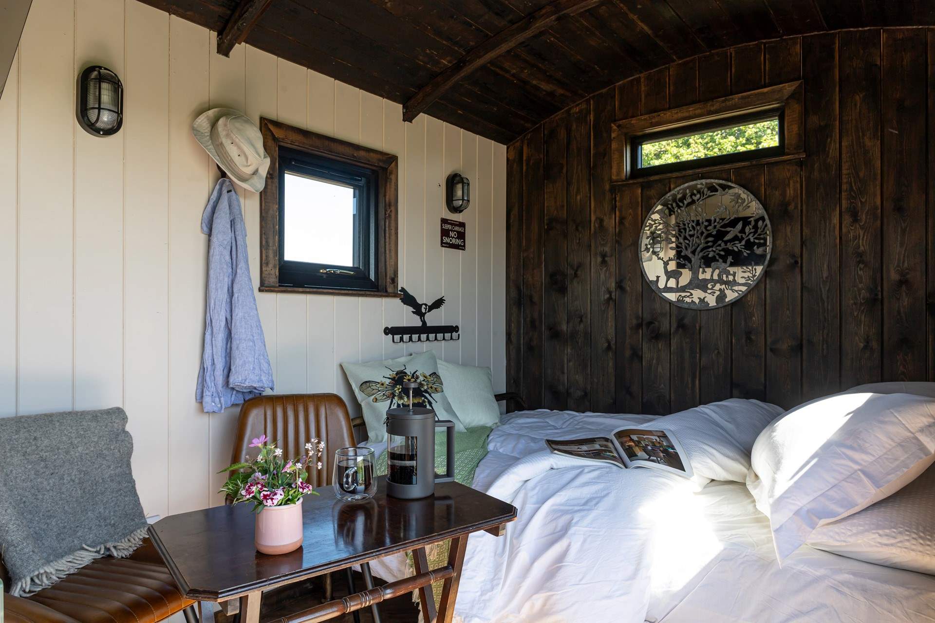 The sweet fold away table allows for plenty of space within the carriage. 