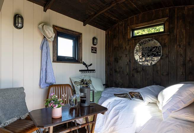 The sweet fold away table allows for plenty of space within the carriage. 