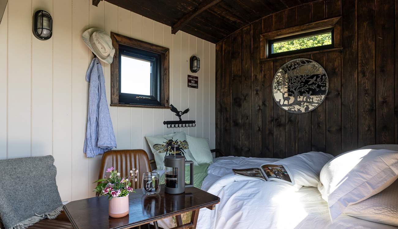 The sweet fold away table allows for plenty of space within the carriage. 