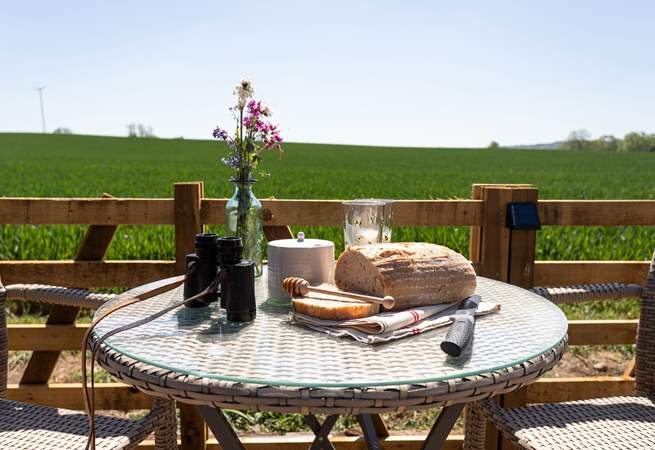 When the sun shines, there's nowhere better to dine alfresco. 