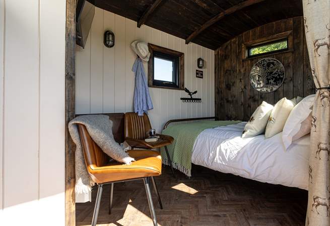 The double bed promises a restful night's sleep. 