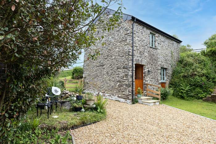 The Barn at Little Windsor is a 1 bedroom, dog friendly holiday cottage near Looe, South Cornwall.
